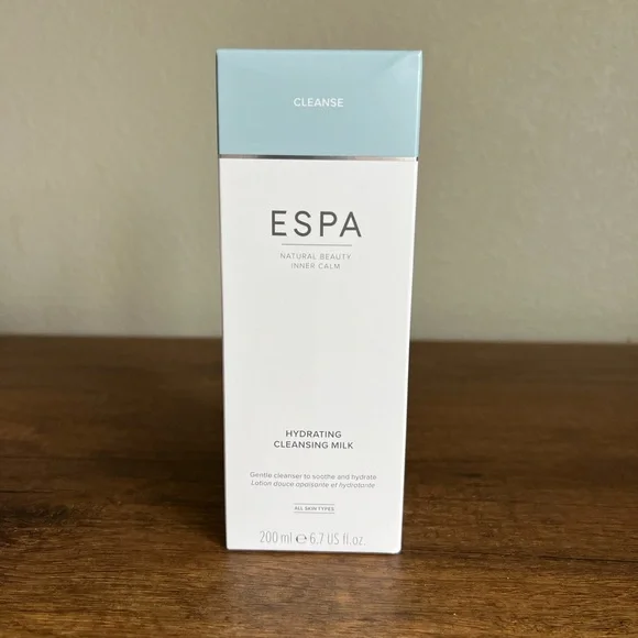 ESPA Hydrating Cleansing Milk. Scent Almond. - Picture 4 of 7